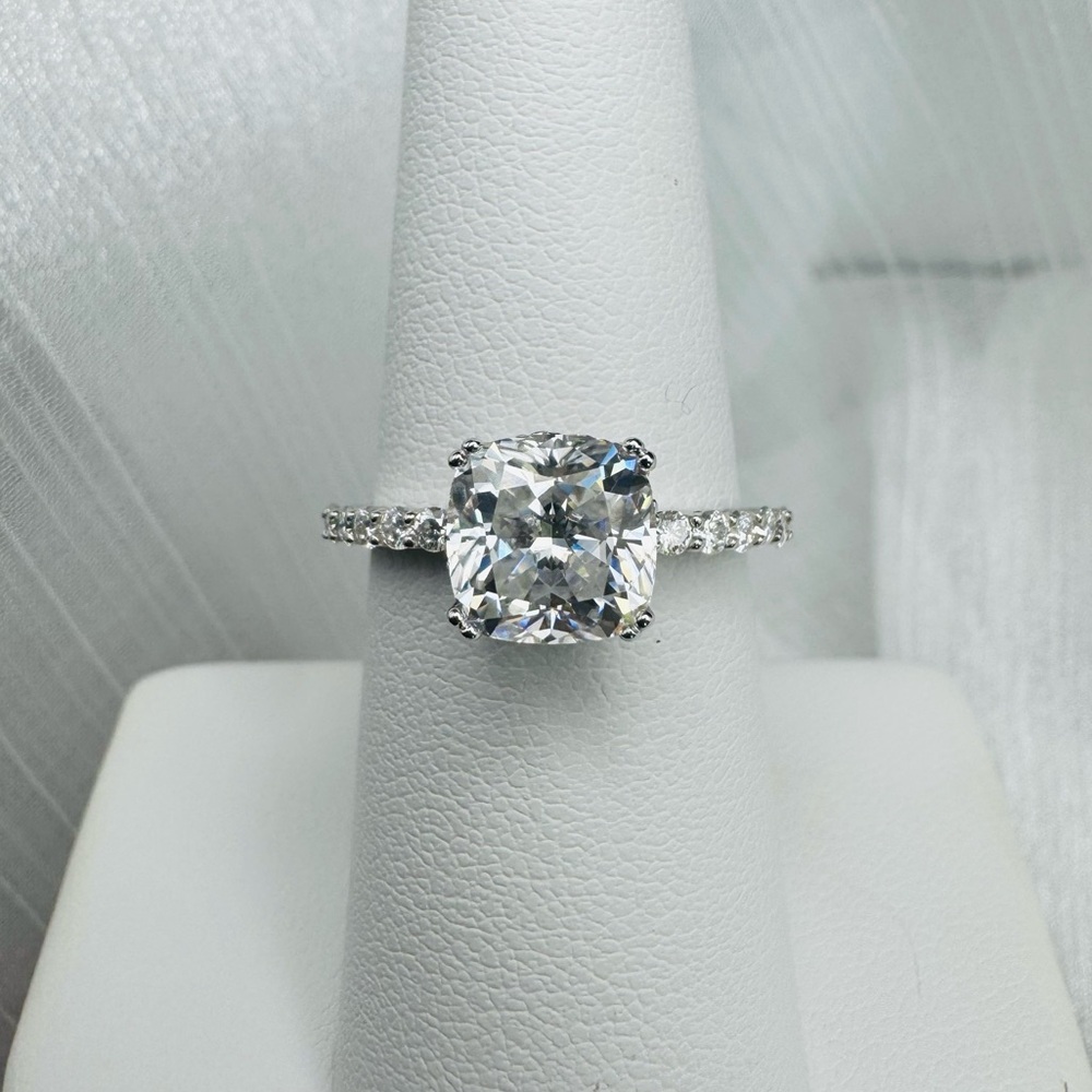 4.20 CT Moissanite Diamond Cushion Cut & Pavé - Picture 3 of 5